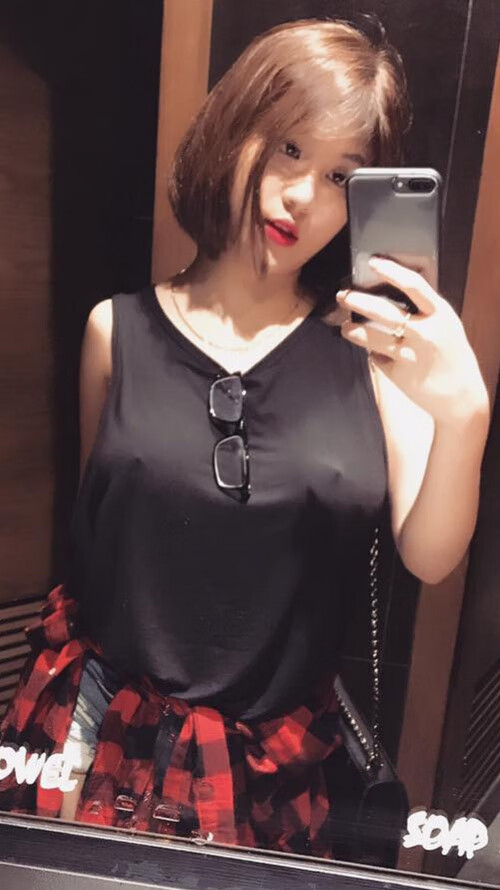 意大利女子排球队在决赛中击败美国队，意大利女排输掉比赛